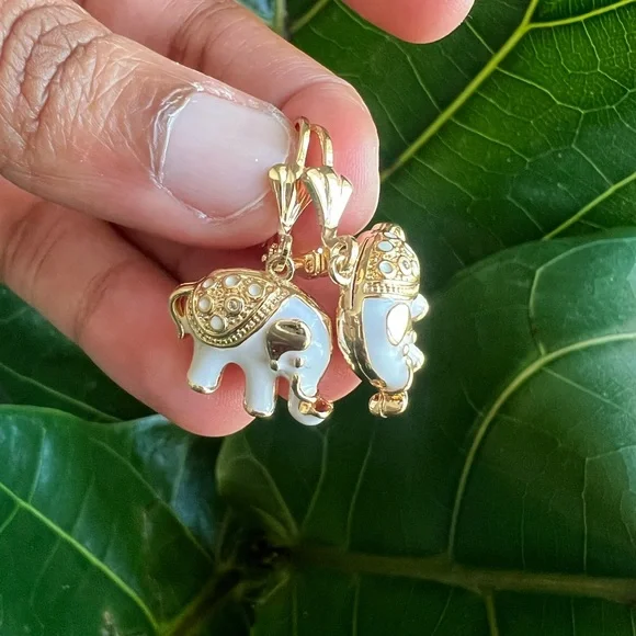 ⭐️-Gold Elephant Dangle Earrings - Picture 2 of 3